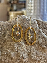 Load image into Gallery viewer, Circle Everywhere Earrings