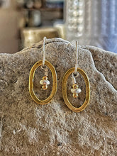 Load image into Gallery viewer, Circle Everywhere Earrings